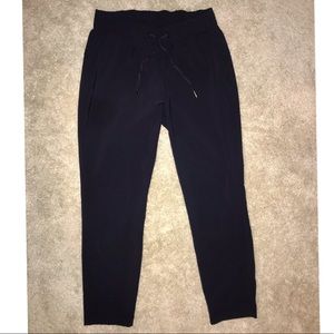 Lululemon On The Fly 7/8 Pant NAVY